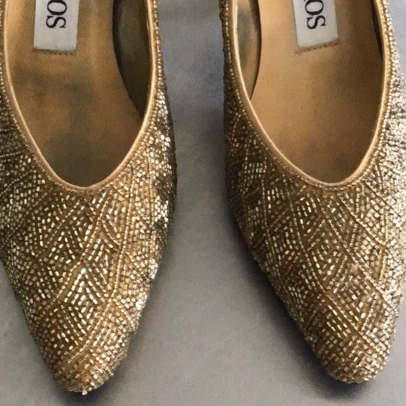 Caparros Beaded gold pumps 6B, never worn - Picture 2 of 6